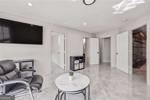 232 Waters Lake Drive, Woodstock, GA 30188