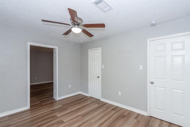 521 Murrell Street, Clute, TX 77531