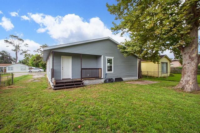 521 Murrell Street, Clute, TX 77531