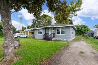 521 Murrell Street, Clute, TX 77531