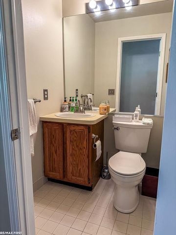 199 Saxon Court, Rochester Hills, MI 48307