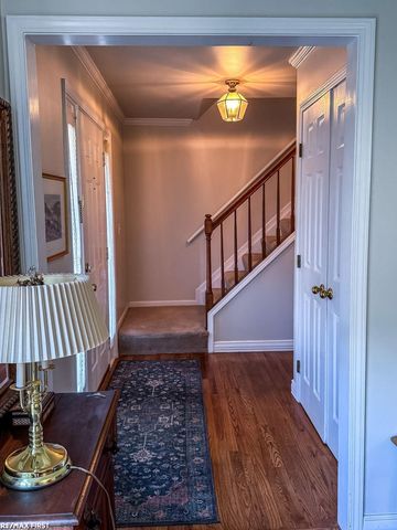 199 Saxon Court, Rochester Hills, MI 48307
