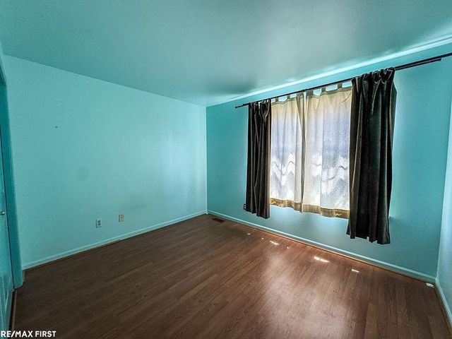 199 Saxon Court, Rochester Hills, MI 48307