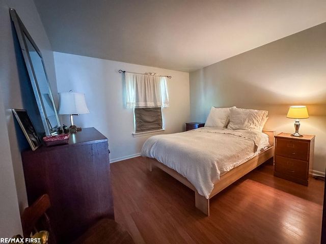 199 Saxon Court, Rochester Hills, MI 48307