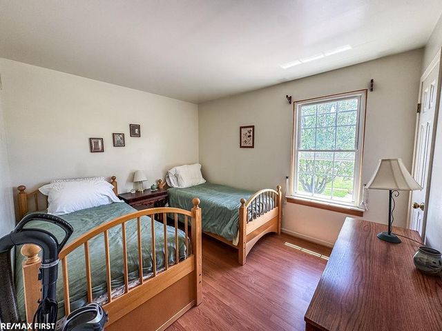 199 Saxon Court, Rochester Hills, MI 48307