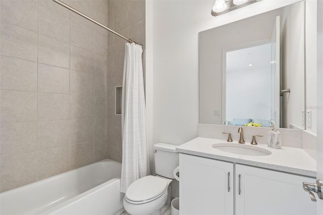 3416 ACACIA BAY AVENUE, Wesley Chapel, FL 33543