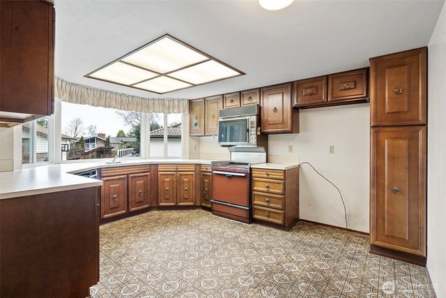 31509 42nd Avenue SW, Federal Way, WA 98023