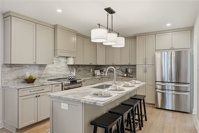 402 Meadow Ln, Edgeworth, PA 15143
