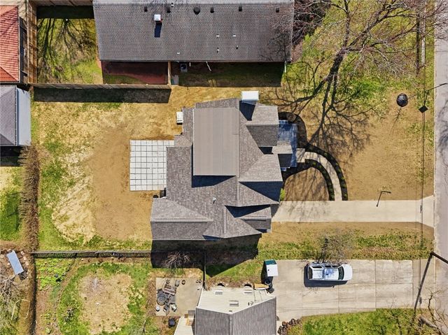 402 Meadow Ln, Edgeworth, PA 15143