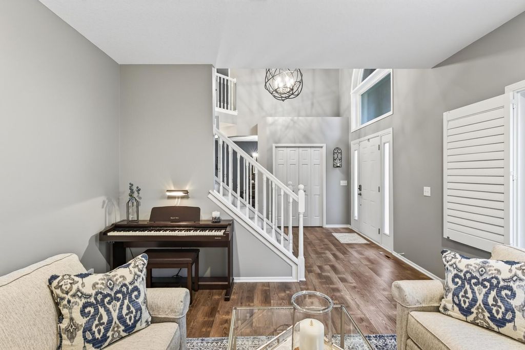 8939 Heatherton Ridge Drive, Savage, MN 55378 — photo 5