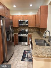 11326 WESTBROOK MILL LN #202, Fairfax, VA 22030