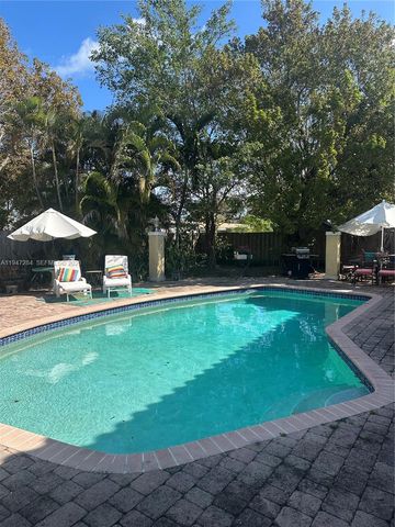 2501 NE 22nd Street, Pompano Beach, FL 33062