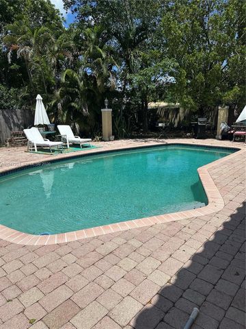 2501 NE 22nd Street, Pompano Beach, FL 33062
