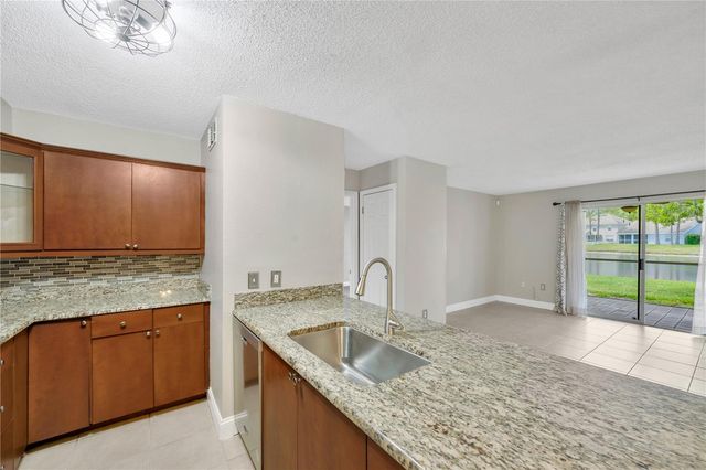 9481 HIGHLAND OAK DRIVE 1112, Tampa, FL 33647