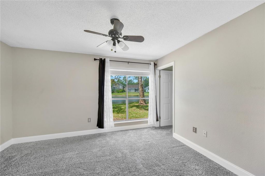 Image 16 of property listing at 9481 HIGHLAND OAK DRIVE 1112, Tampa, FL 33647