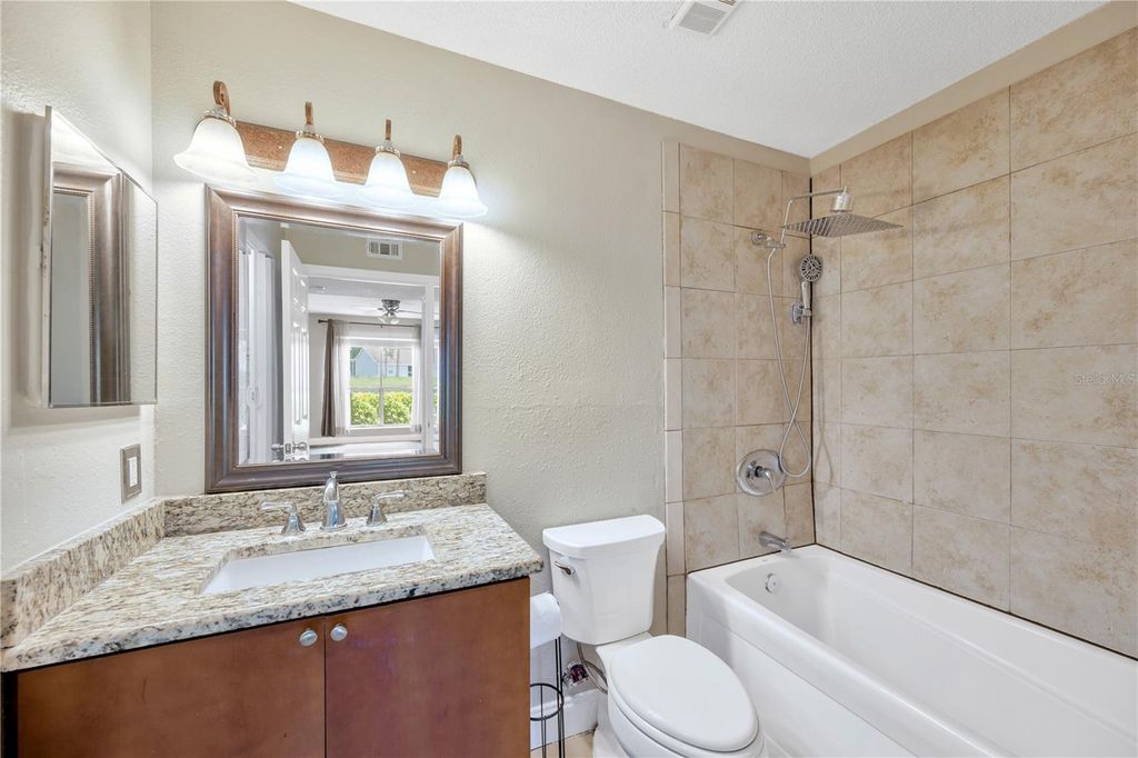 Image 21 of property listing at 9481 HIGHLAND OAK DRIVE 1112, Tampa, FL 33647