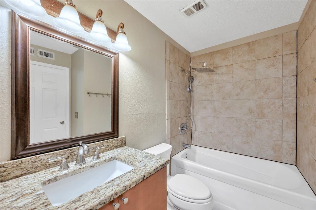 Image 22 of property listing at 9481 HIGHLAND OAK DRIVE 1112, Tampa, FL 33647
