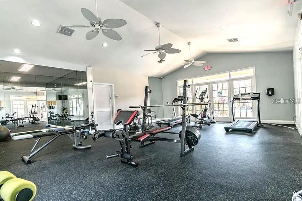 Image 26 of property listing at 9481 HIGHLAND OAK DRIVE 1112, Tampa, FL 33647