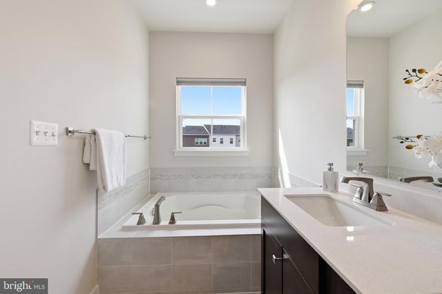 8004 QUAIL RISE LN, Laurel, MD 20723