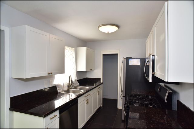 3600 VOLCANIC Avenue, El Paso, TX 79904