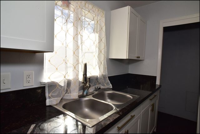 3600 VOLCANIC Avenue, El Paso, TX 79904