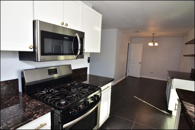 3600 VOLCANIC Avenue, El Paso, TX 79904