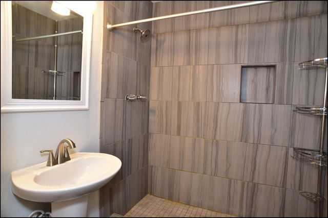 3600 VOLCANIC Avenue, El Paso, TX 79904