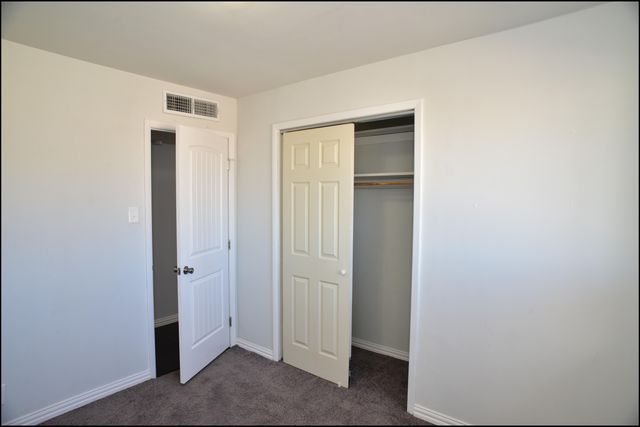 3600 VOLCANIC Avenue, El Paso, TX 79904