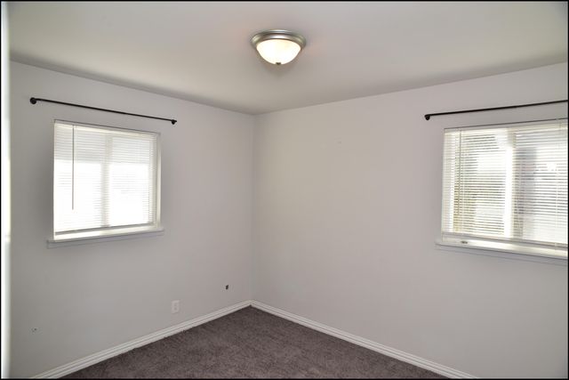 3600 VOLCANIC Avenue, El Paso, TX 79904