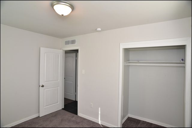 3600 VOLCANIC Avenue, El Paso, TX 79904