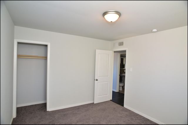 3600 VOLCANIC Avenue, El Paso, TX 79904