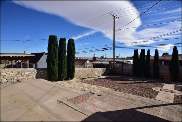3600 VOLCANIC Avenue, El Paso, TX 79904