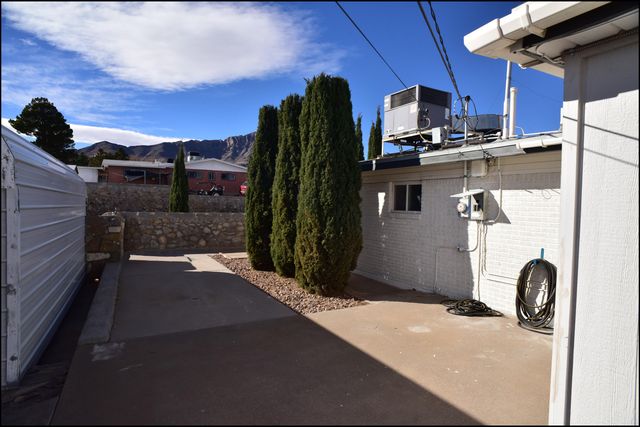 3600 VOLCANIC Avenue, El Paso, TX 79904