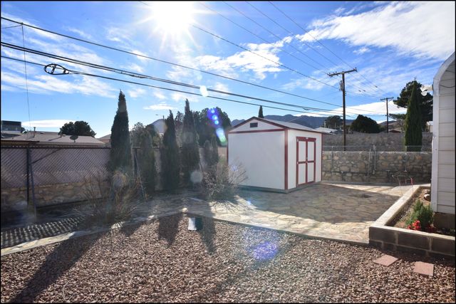 3600 VOLCANIC Avenue, El Paso, TX 79904