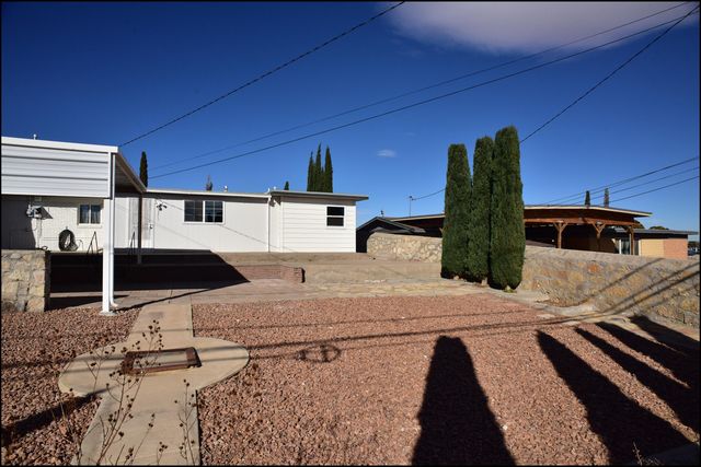 3600 VOLCANIC Avenue, El Paso, TX 79904