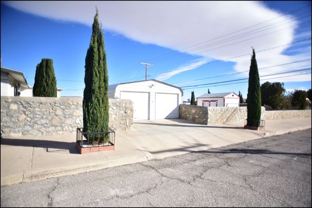 3600 VOLCANIC Avenue, El Paso, TX 79904