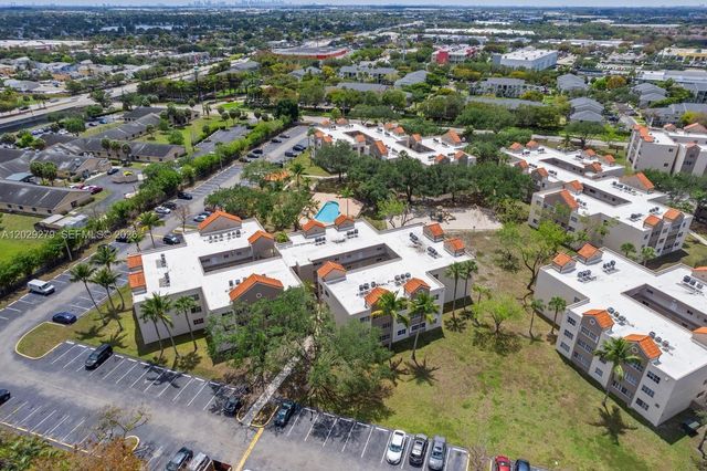 6135 NW 186th Street 202, Hialeah, FL 33015