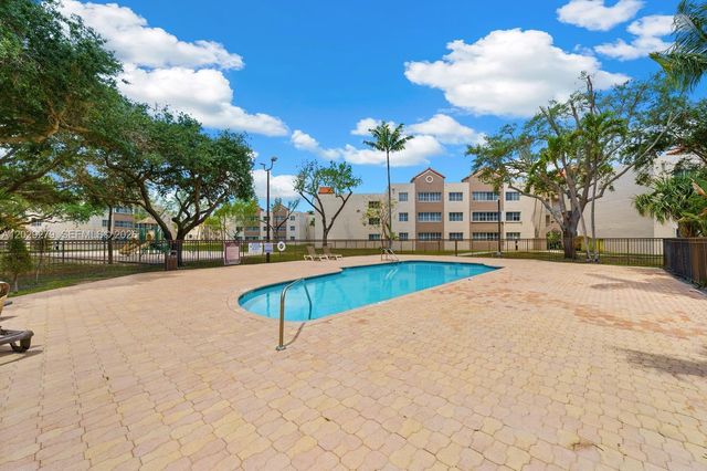 6135 NW 186th Street 202, Hialeah, FL 33015