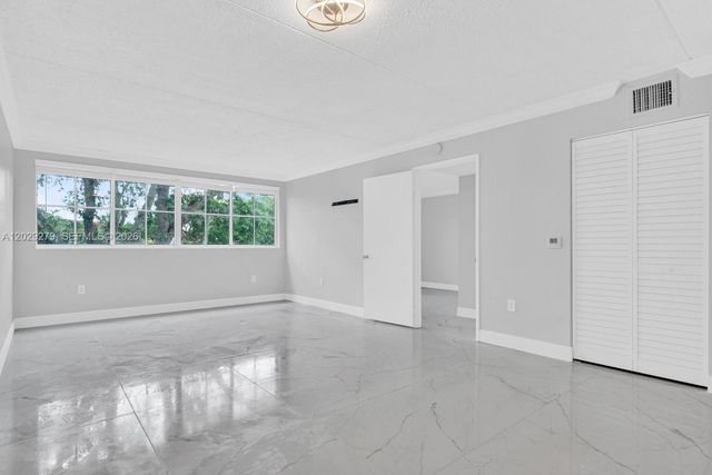 6135 NW 186th Street 202, Hialeah, FL 33015