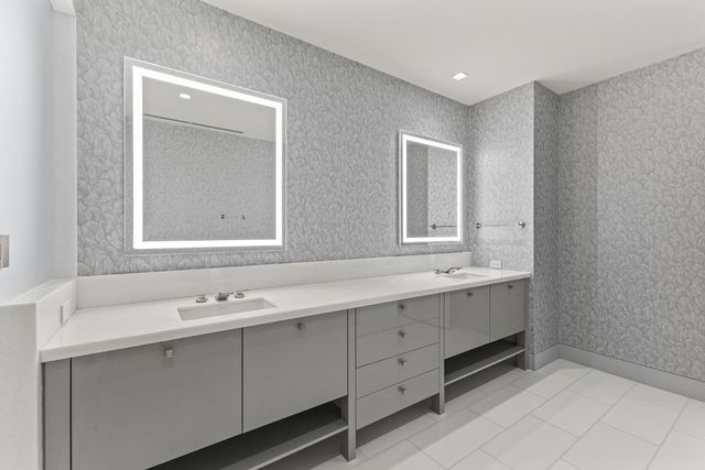 6587 N Palmeraie Boulevard Unit 2003, Paradise Valley, AZ 85253