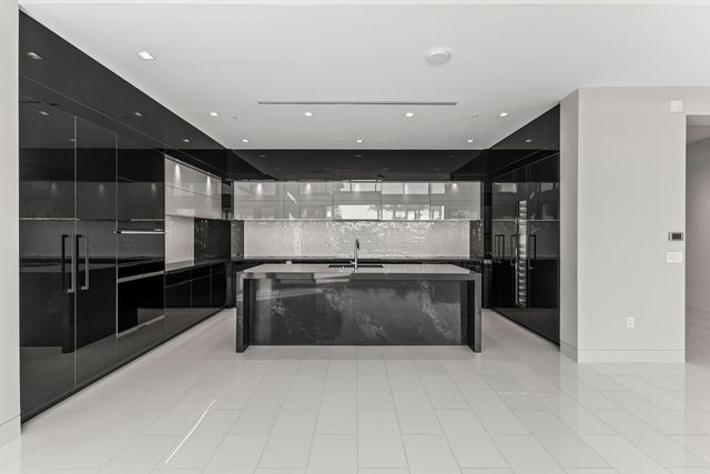 6587 N Palmeraie Boulevard Unit 2003, Paradise Valley, AZ 85253