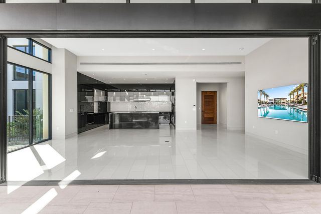 6587 N Palmeraie Boulevard Unit 2003, Paradise Valley, AZ 85253