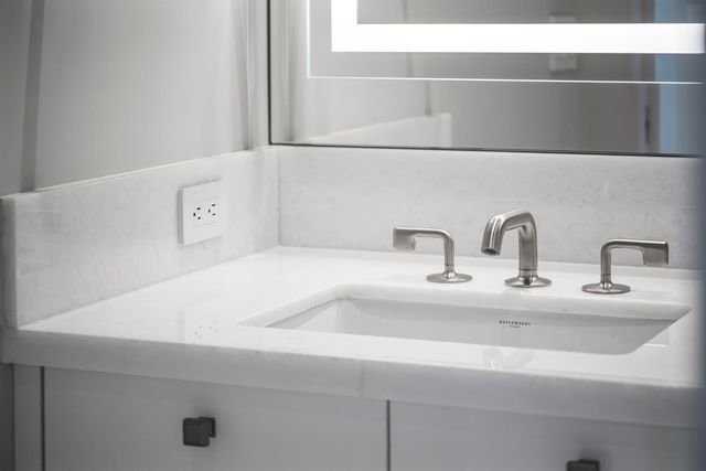 6587 N Palmeraie Boulevard Unit 2003, Paradise Valley, AZ 85253