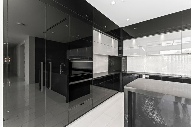 6587 N Palmeraie Boulevard Unit 2003, Paradise Valley, AZ 85253