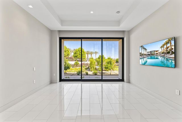 6587 N Palmeraie Boulevard Unit 2003, Paradise Valley, AZ 85253