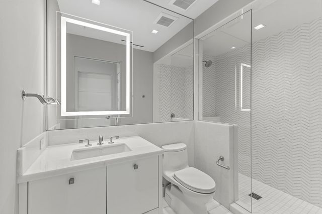 6587 N Palmeraie Boulevard Unit 2003, Paradise Valley, AZ 85253