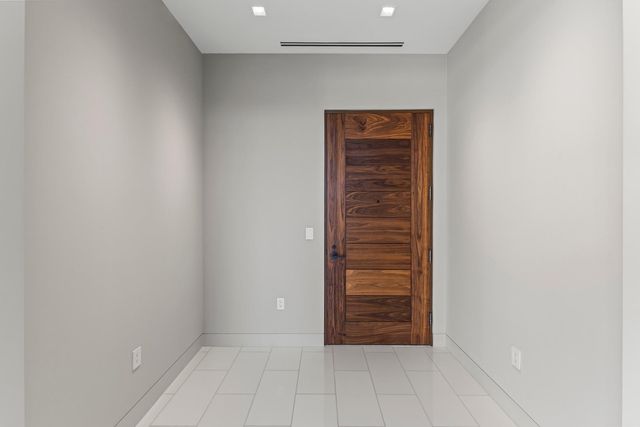 6587 N Palmeraie Boulevard Unit 2003, Paradise Valley, AZ 85253