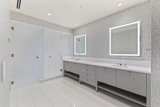 6587 N Palmeraie Boulevard Unit 2003, Paradise Valley, AZ 85253