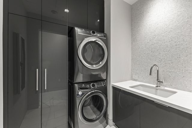 6587 N Palmeraie Boulevard Unit 2003, Paradise Valley, AZ 85253