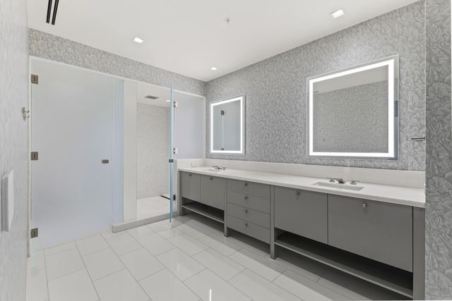 6587 N Palmeraie Boulevard Unit 2003, Paradise Valley, AZ 85253